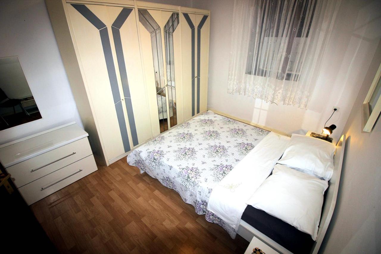 Apartment Leana Selce Exteriör bild